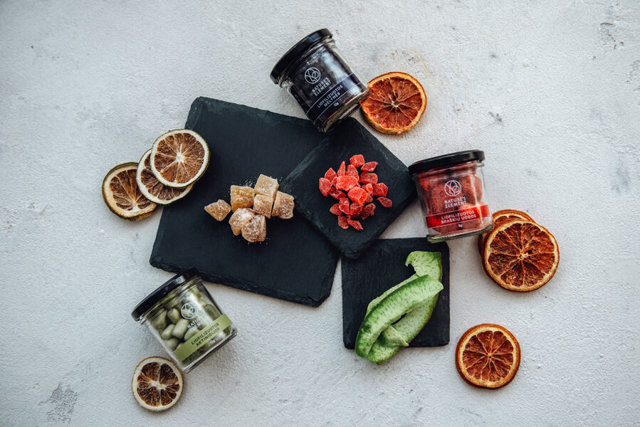 Džiovinti vaisiai ir uogos