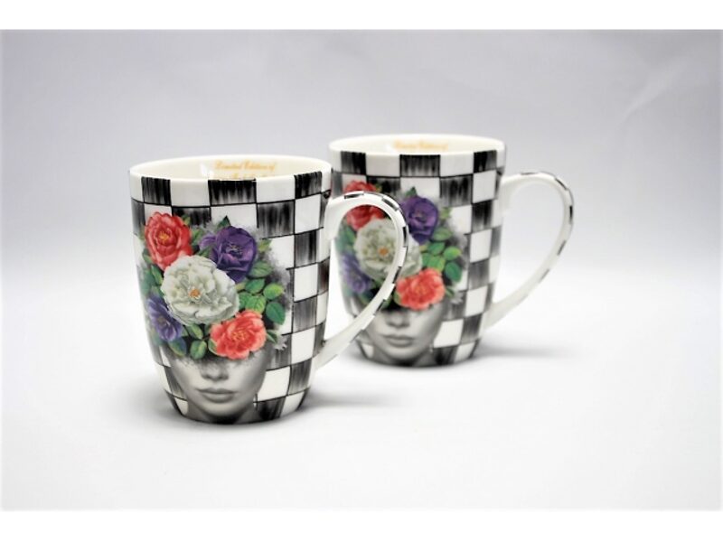 Porcelianinių puodelių komplektas "Moteris gėlė"